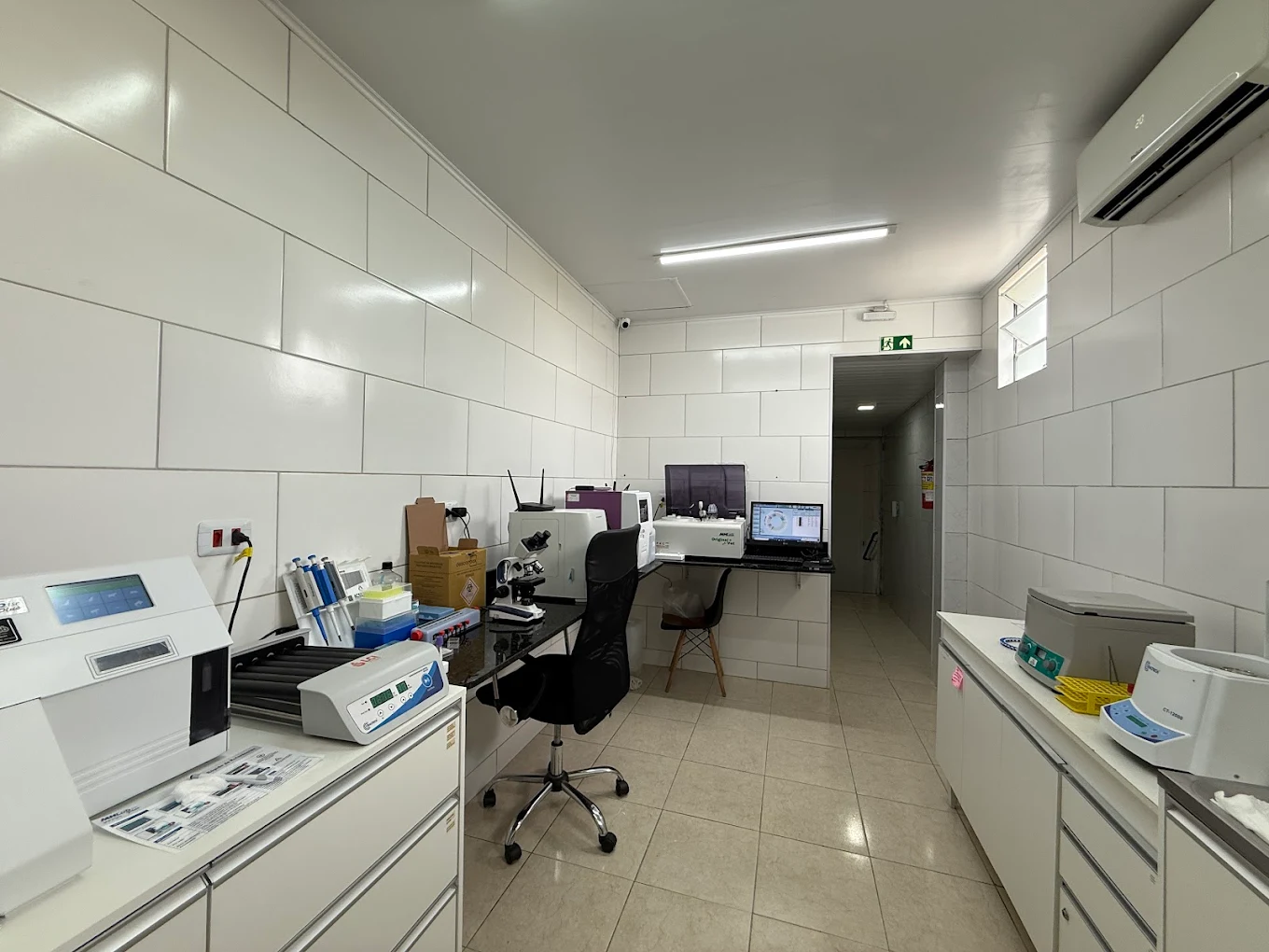 Laboratório Completo